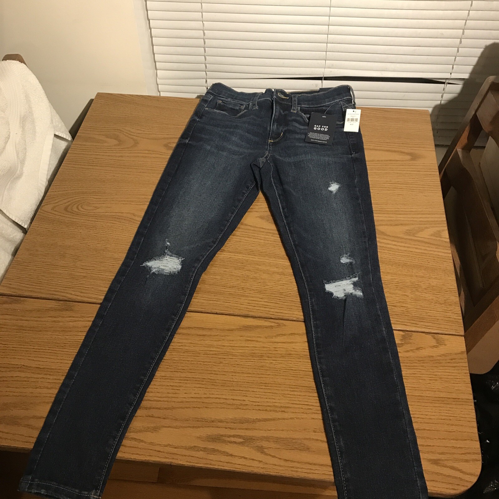 Jeans Guess Rétro – Taille 27 – Droit – Neuf Avec étiquettes