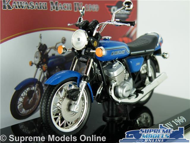 KAWASAKI MACH IV MOTORBIKE MODEL 1:24 SCALE BLUE IXO 1969 CLASSIC