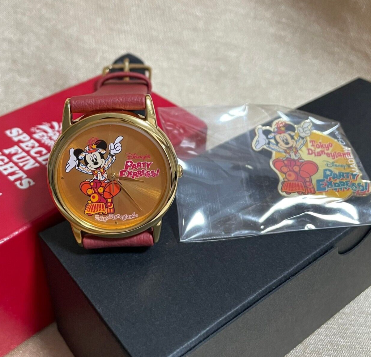 Tokyo Disneyland 2001 Express Party Mickey Mouse Quartz Watch with