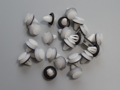 30X TÜRVERKLEIDUNG CLIPS KLIPS MIT DICHTUNG FÜR OPEL CHEVROLET DAEWOO 2345957