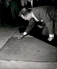 RH2 Original Photo VAN HEFLIN HANDPRINT CEREMONY AT GRAUMAN'S CHINESE THEATER — photo 1