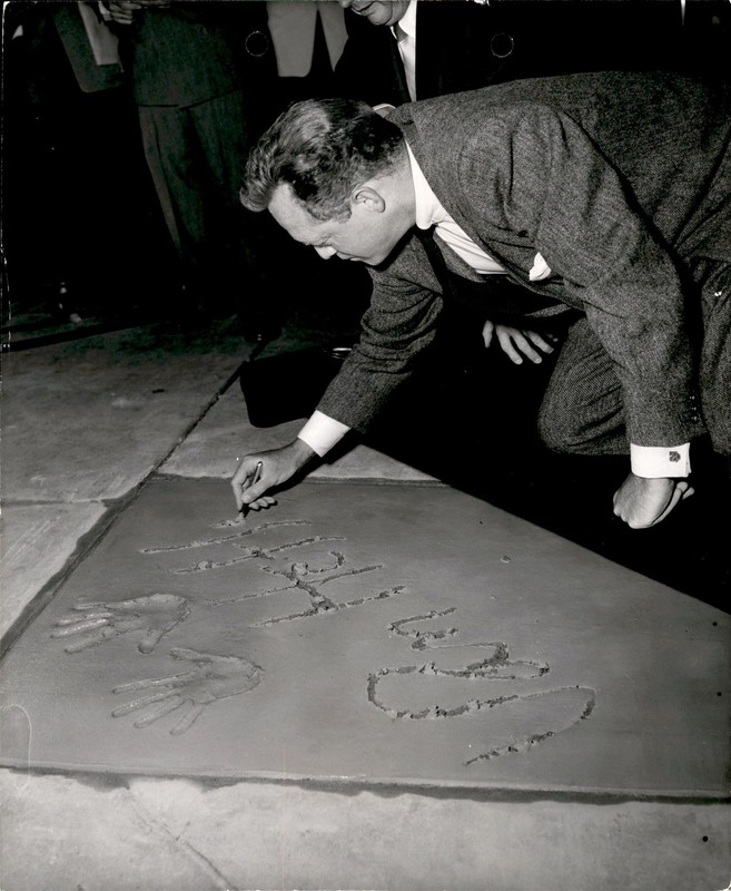 RH2 Original Photo VAN HEFLIN HANDPRINT CEREMONY AT GRAUMAN'S CHINESE THEATER