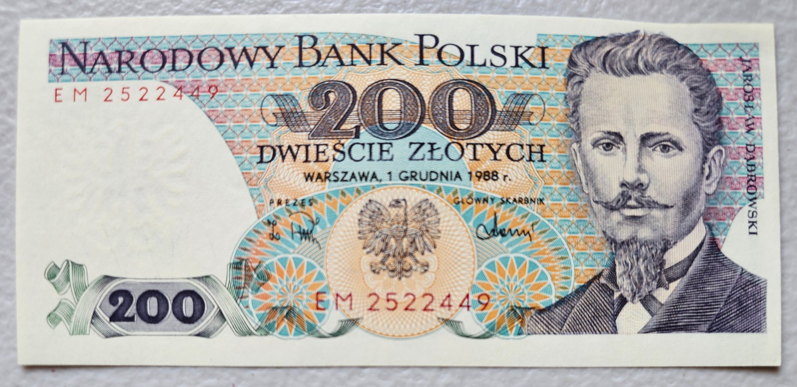 Poland 200 Zlotych 1988 Unc