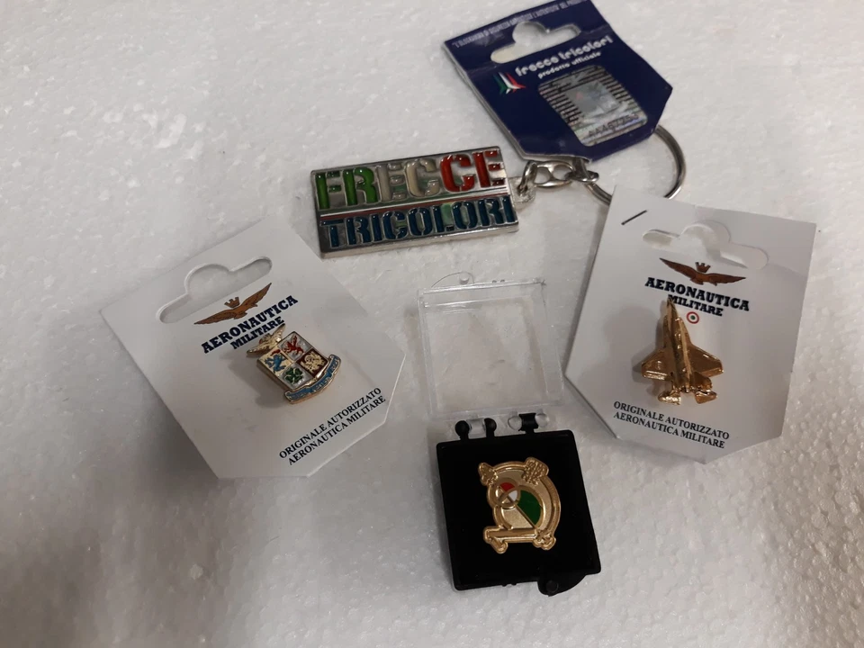 ITALERI MB-339 1/72 Frecce tricolori con gadget originali Aeronautica Militare - Immagine 2 di 4