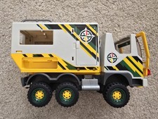 Playmobil Wild Life Outdoor Expedition Truck (set number 70278). Incomplete