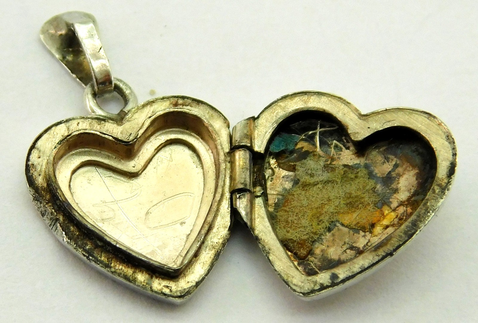 Small Vintage Heart Shaped Solid Silver Locket, B… - image 4