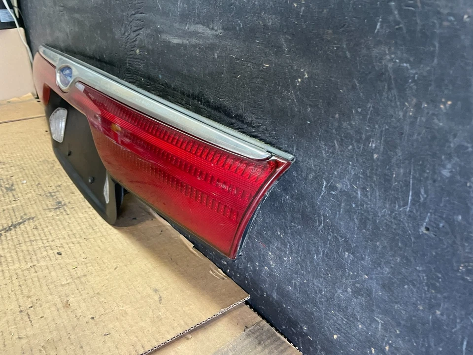 Luz trasera Ford Contour 1998 1999 2000 maletero central matrícula fabricante original s1174 DG Foto 2 de 4