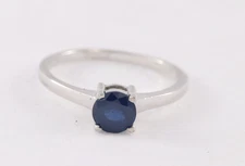 Scarats Natural Round Blue Sapphire Solitaire 925 Sterling Silver Unisex Ring