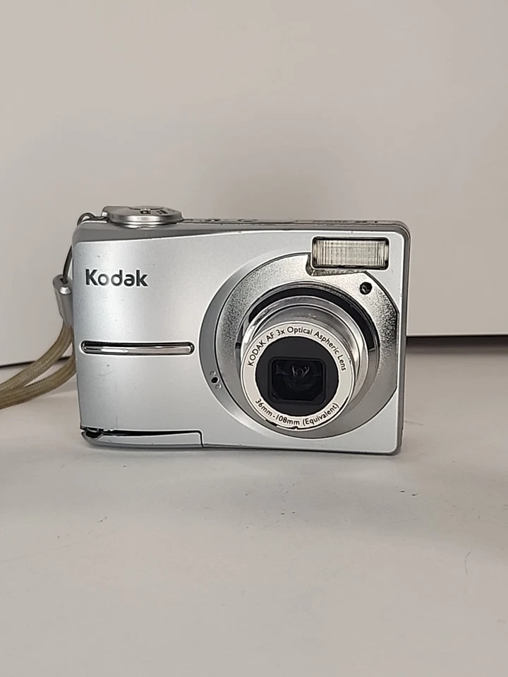 Kodak EasyShare C513 Digital Camera 3X Optical Zoom 5 MP  Working - Image 2 of 4