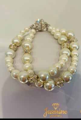 Braut Glasperlen Armband zwei Strang, runder Strass Magnetverschluss.