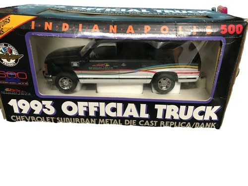 Brookfield Collectibles 1993 CHEVy SUBURBAN 1:24 SCALE diecast