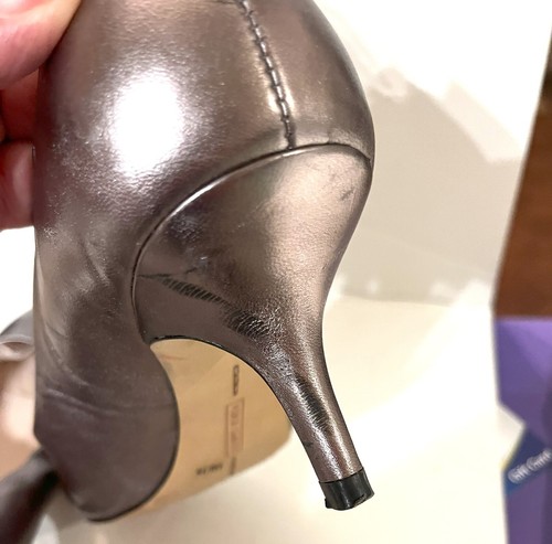 VINCE CAMUTO METALLIC CHAMPAGNE GOLD LEATHER KITTEN HEEL PUMPS GOLDIE SZ 9M - Picture 7 of 11
