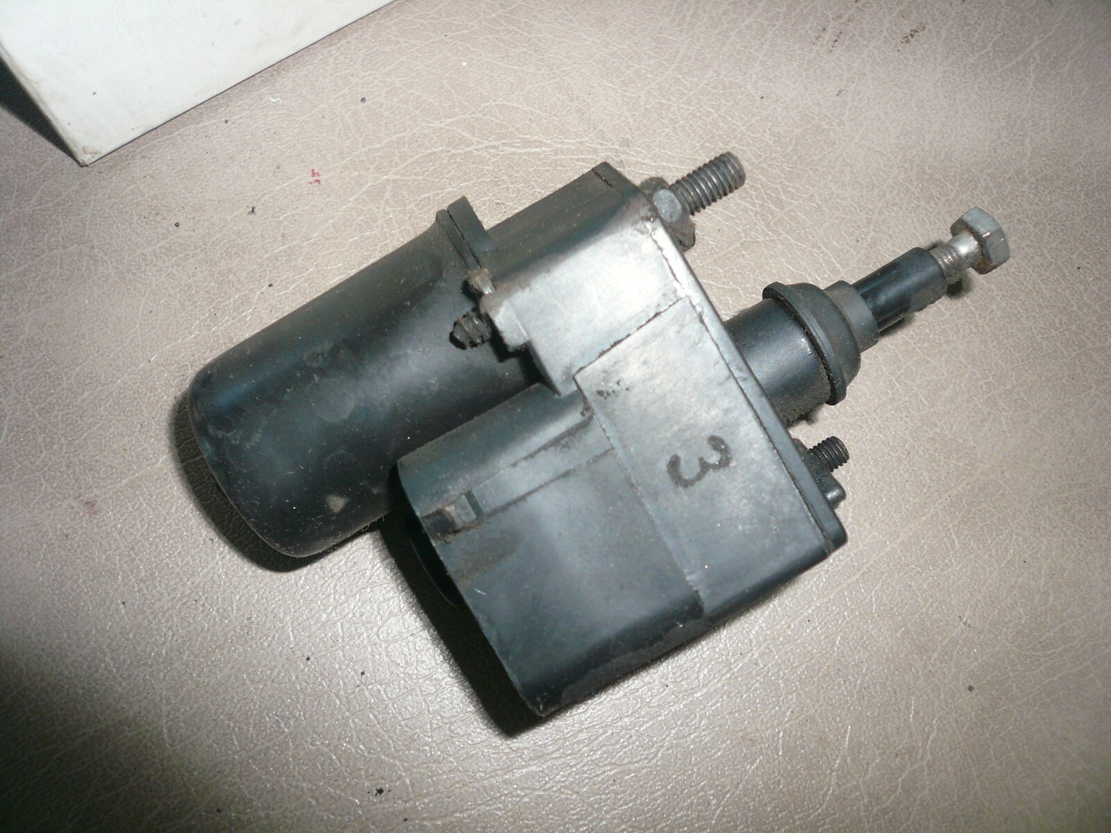 Picture 2 of 3