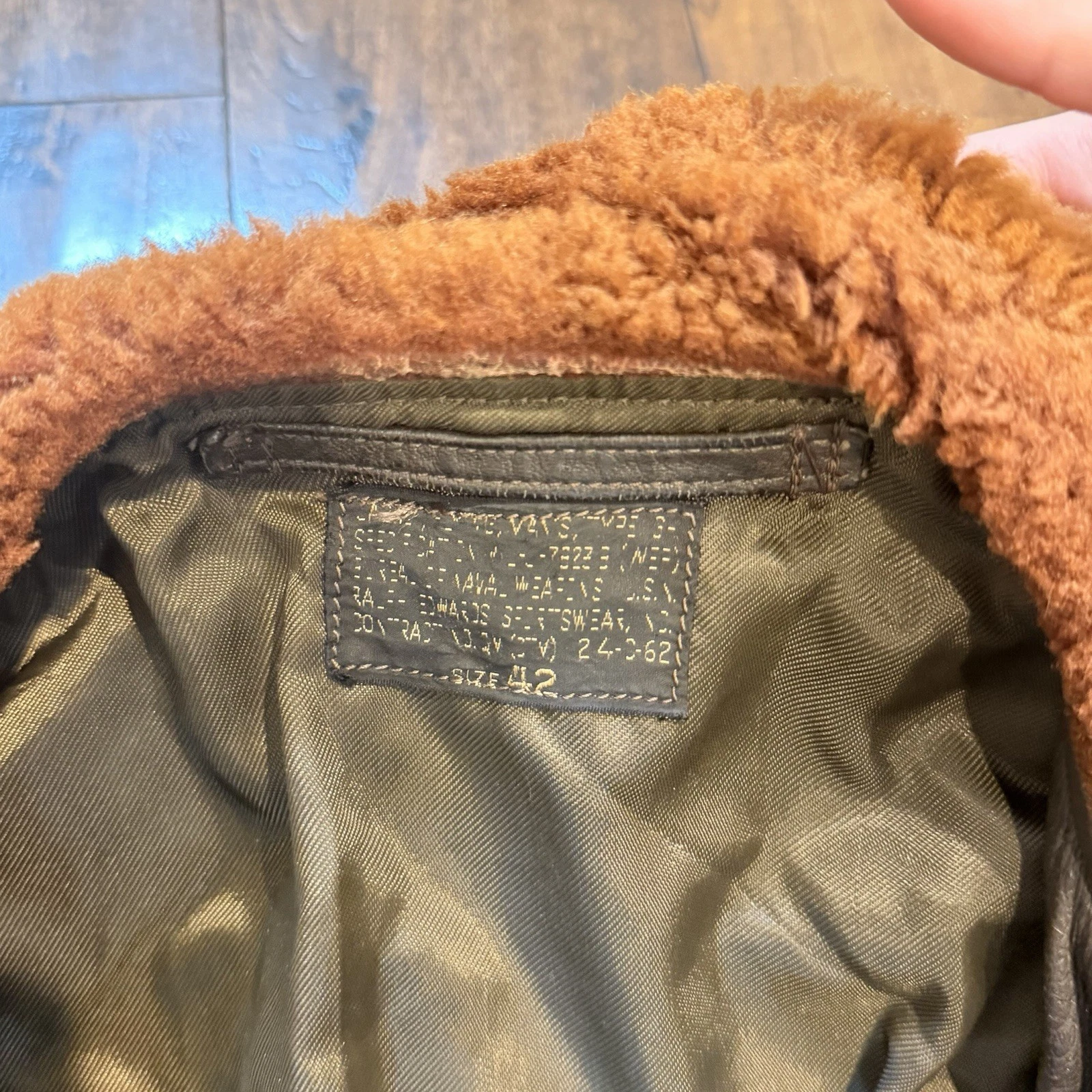 U.S. Military B-3 Brown Leather Bomber Jacket Fur Trim Zip Wool Lined Pockets 42 image 3