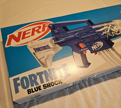 トイガン NERF FORTNITE BLUE SHOCK Amazon.com: NER FORTNITE Blue Shock : Toys & Games