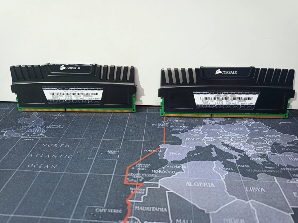 2 x Corsair CMZ8GX3M2A1600C9 8GB  (2 x 4GB, DDR3-1600MHz, Memory Kit 16GB total  - Image 2 of 3