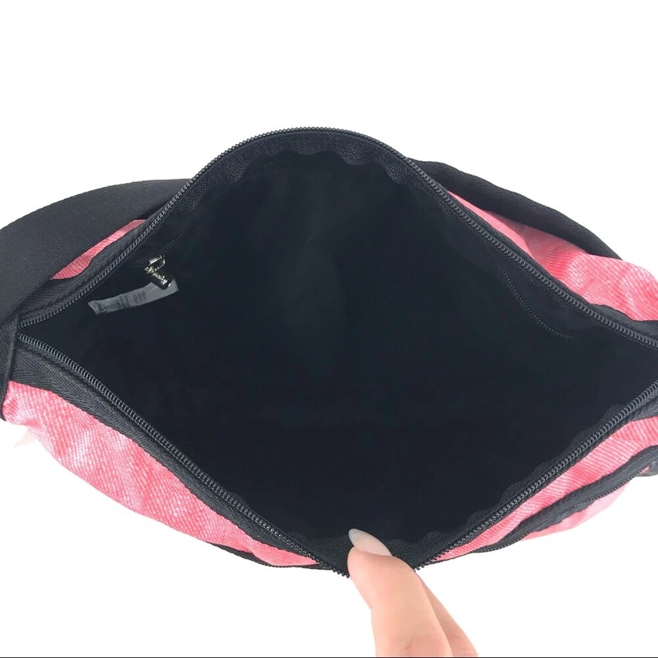 Lesportsac 粉色牛仔流浪汉包 | 全新带标签 — 第 3/4 张图片