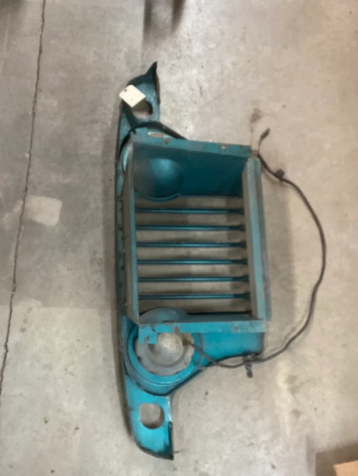 Rejilla delantera Jeepster Commando C101 (66-71) OEM - verde Foto 2 de 4