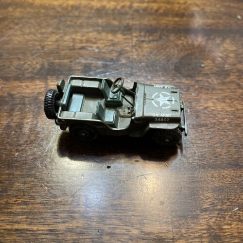 Corgi Die Cast WWII Army Willys Jeep Dirty (Mud Splatter) - Picture 2 of 5