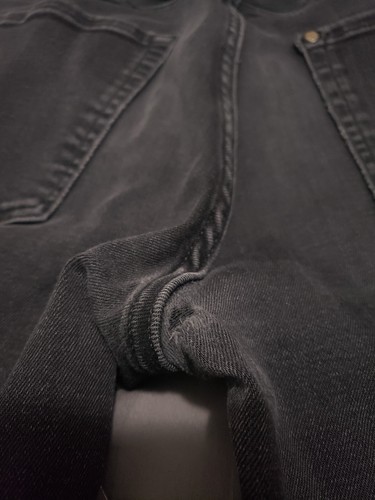 H&M Slim Fit Black Jeans. Men's. 34/32 . Used. Good Condition. - Picture 4 of 5