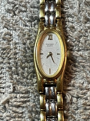 #ad Vtg. Rare Pulsar Women’s Watch V220 6190 Two Tone Works New Battery Oval Dial $189.00