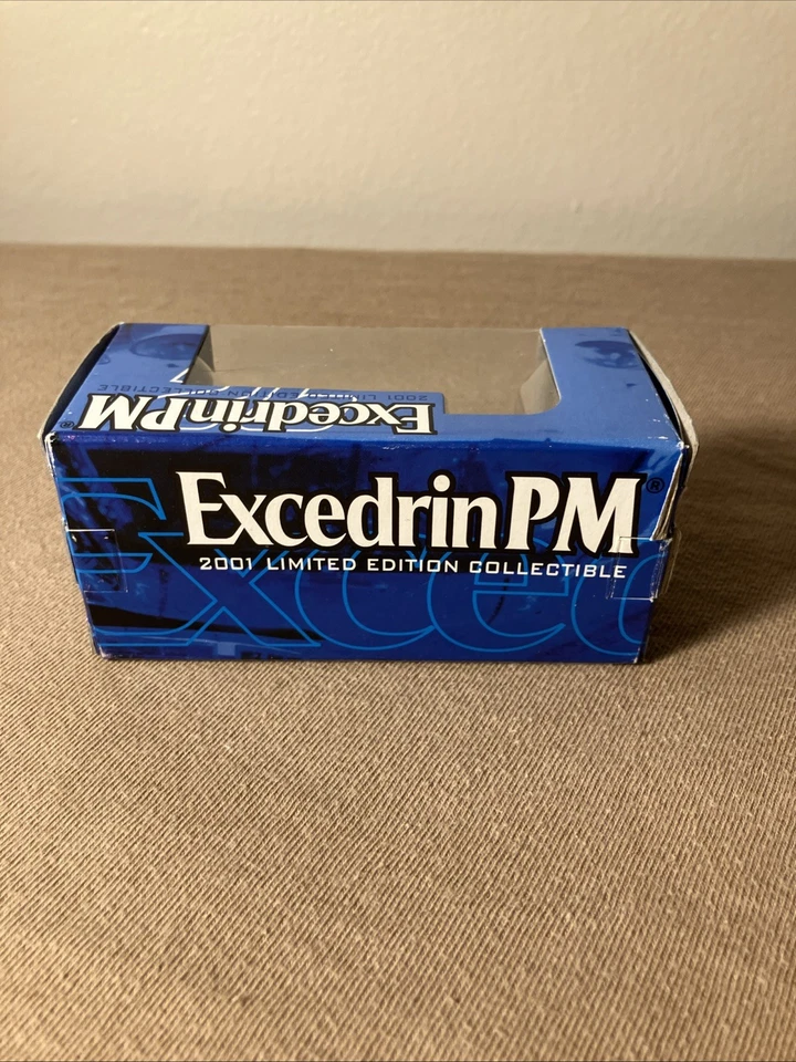 Coche de carreras Jimmie Johnson 2001 #92 Excedrin PM edición limitada escala 1:64 Foto 4 de 4