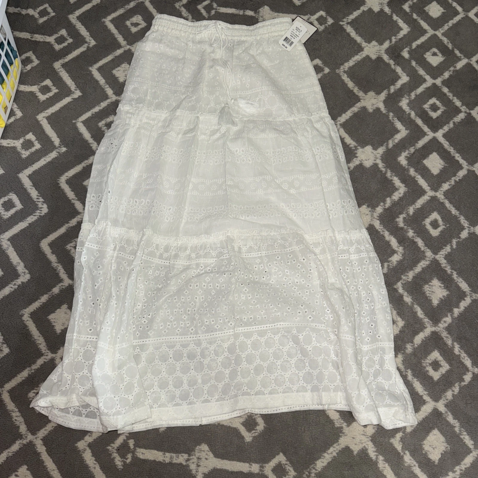 Laundry by Shelli Segal White Eyelet Embroidery Crochet Skirt~ small