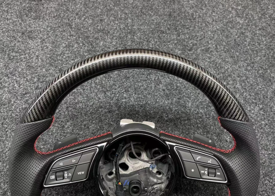 Volante de fibra de carbono para Audi A4 A5 A7 Q5 Q7 personalizado Foto 2 de 4