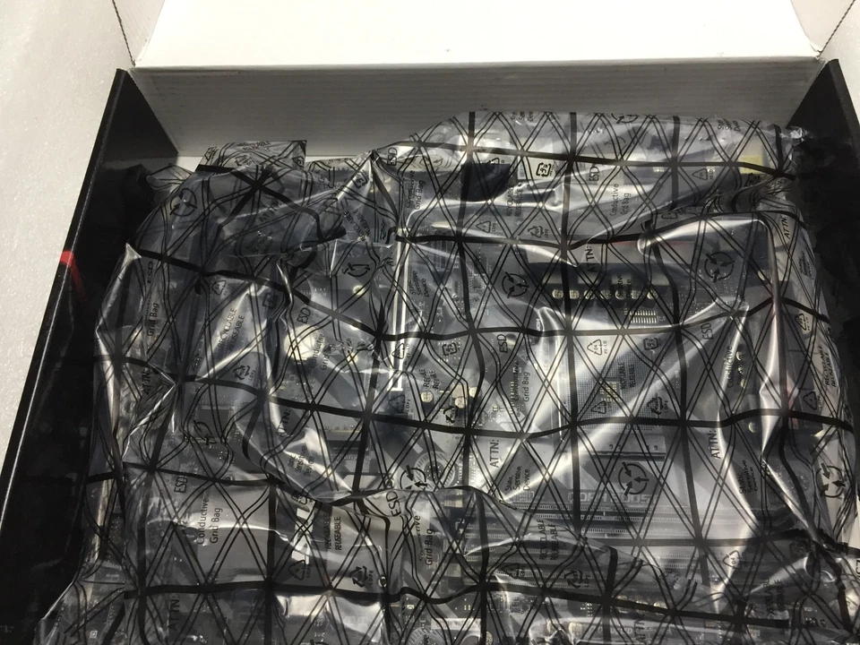 MSI AMD Ryzen B350 TOMAHAWK ATX Gaming Motherboard - Desktop 2000 Ready NOB - Image 4 of 4