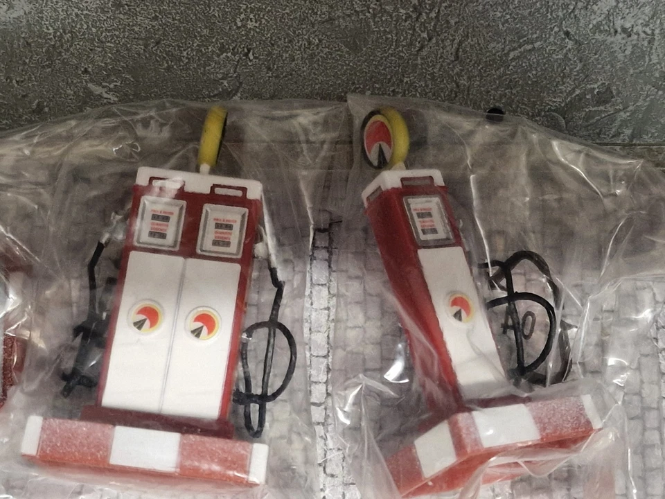 diorama atlas 1/43 - STATION SERVICE FIGURE - Immagine 2 di 4