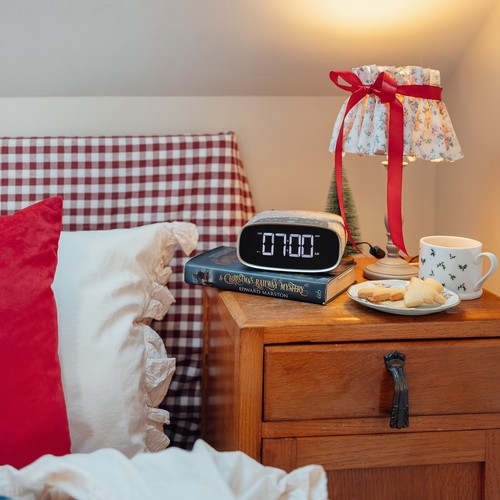 Lark Digital Radio DAB/DAB + with FM,Bluetooth,Dual USB and Alarm Clock - Oak - Picture 3 of 10