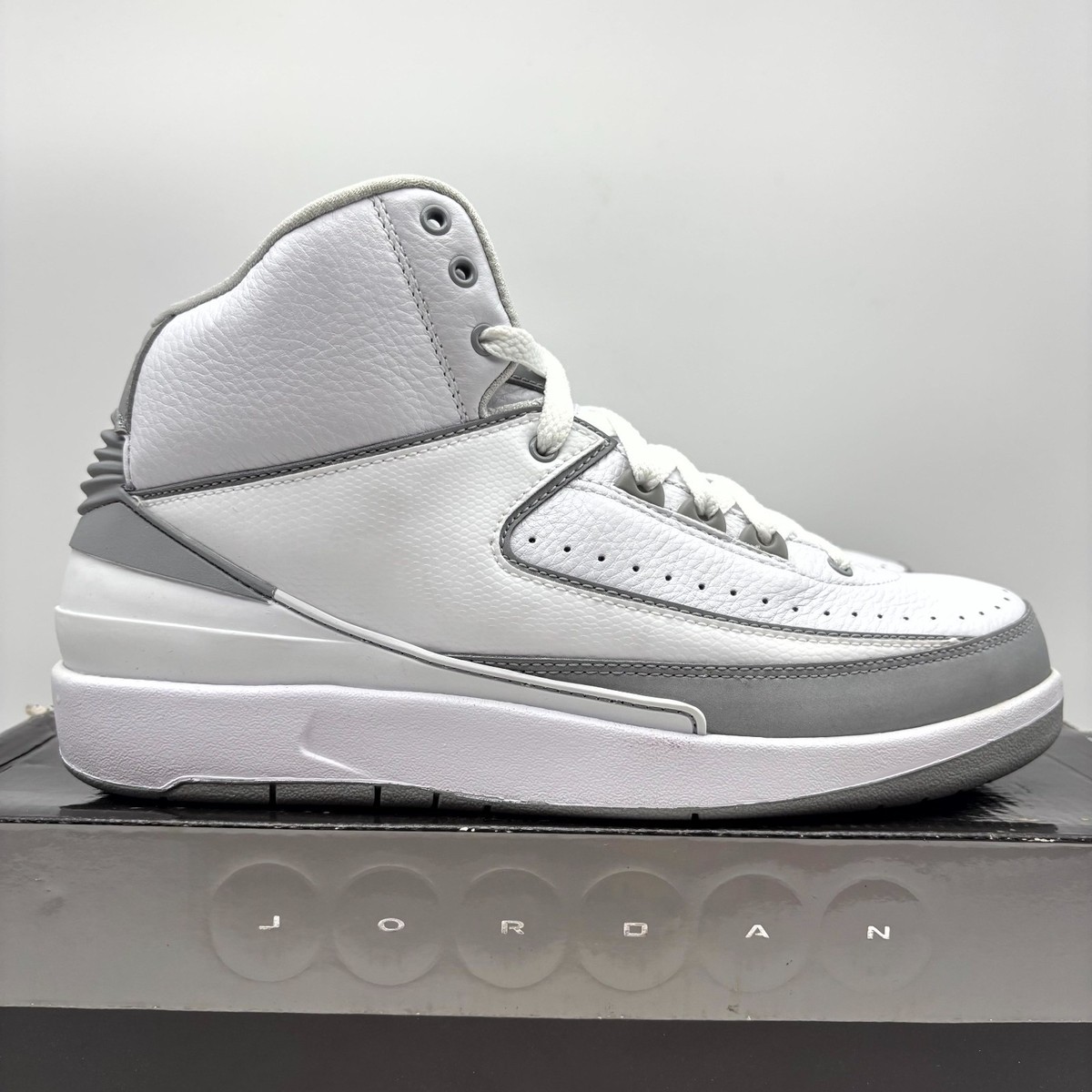 Air Jordan 2 Retro Silver Anniversary White Athletic Shoes US 8