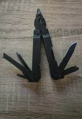 Neuwertig Leatherman Super Tool 300 black für Camping Outdoor Survival Bushcraft