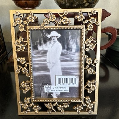 Vintage 1996 Elsal Gold Cast Iron Picture Frame For 5 X 7