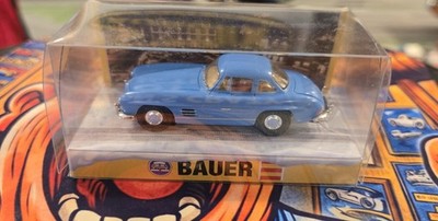 BAUER 1:87 1954 Mercedes-Benz 300 SL Blue Santa Edition