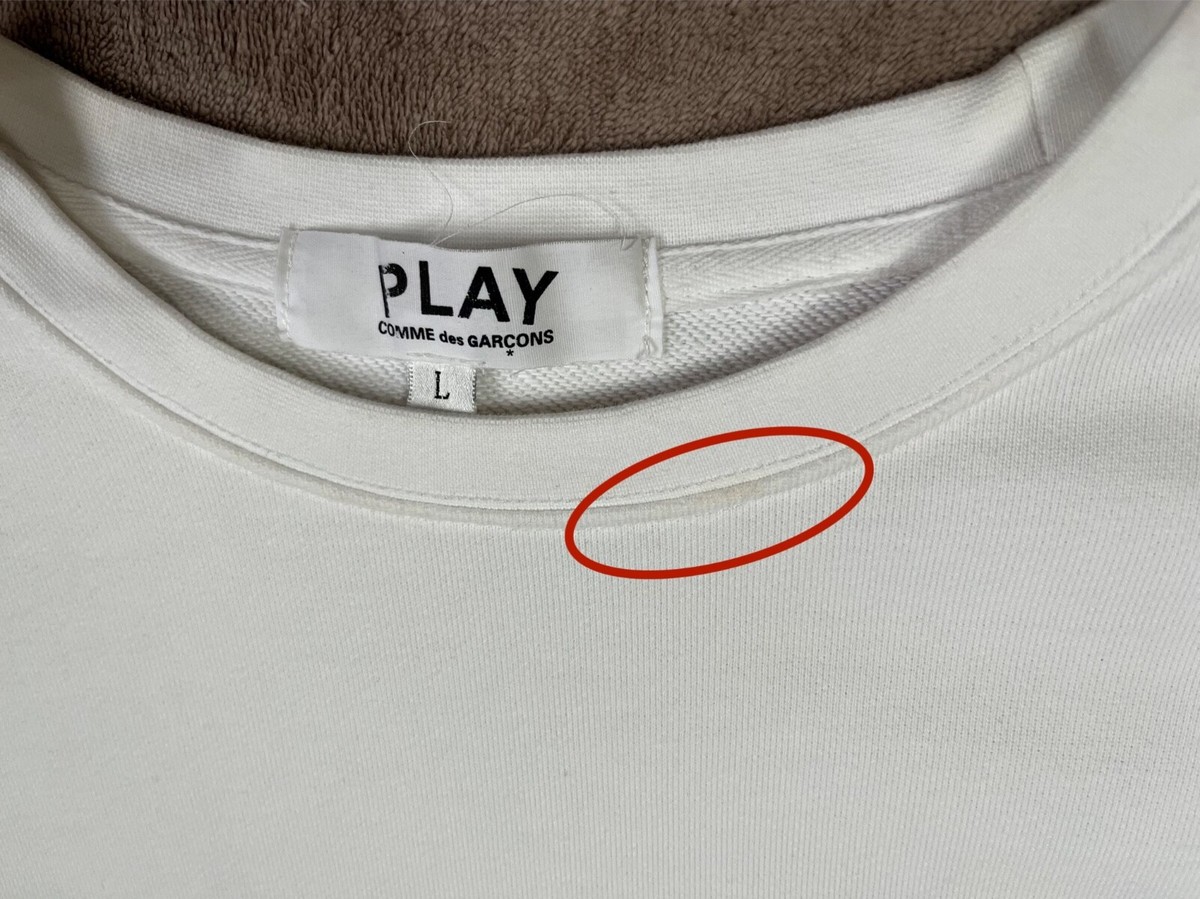 緊急セールPLAY Comme des Garçons L ホワイトシャツ Play Comme des Garçons: Black T-Shirt (White) | DSMNY E-SHOP
