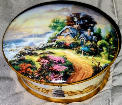 Thomas Kincade Lamplight Village Music Box, Very Good Shape 