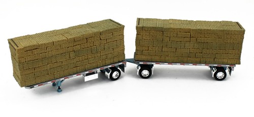 DCP 1:64 *BLUE* Peterbilt 389 w/Utility Dual 28½’ Hay Flatbed Trailers & Load - Picture 7 of 9