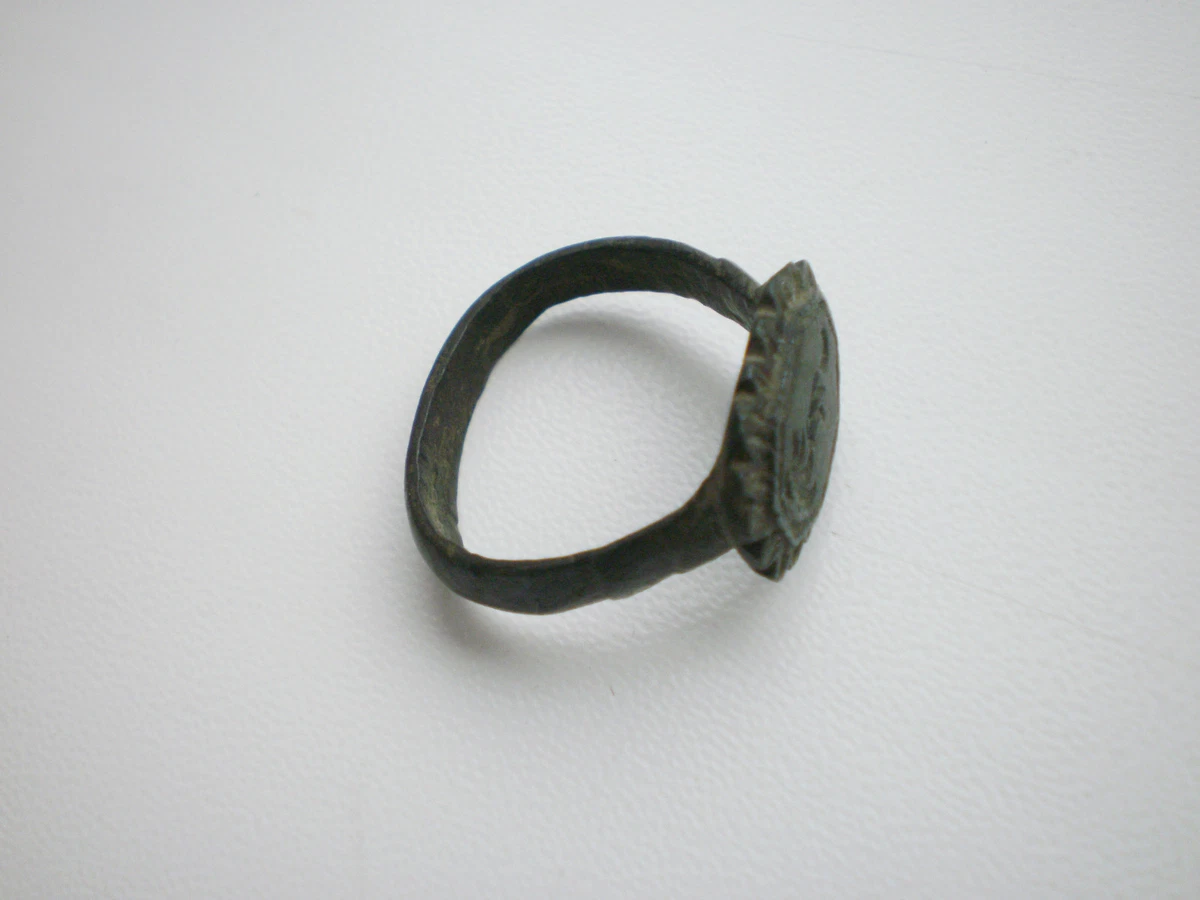 Anello medievale shop bronzo