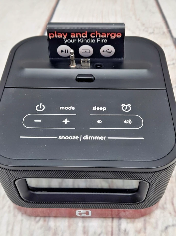 iHome (iK50) SMARTDESIGN FM Stereo Alarm Clock and Charger Speaker - Image 3 of 4
