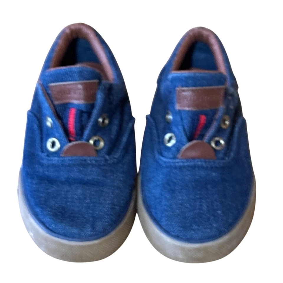 Tommy Hilfiger Denim Zapatilla Azul Tenis Zapato Vestido Oscuro Con Cordones Niño Pequeño Niños 9 Foto 2 de 4