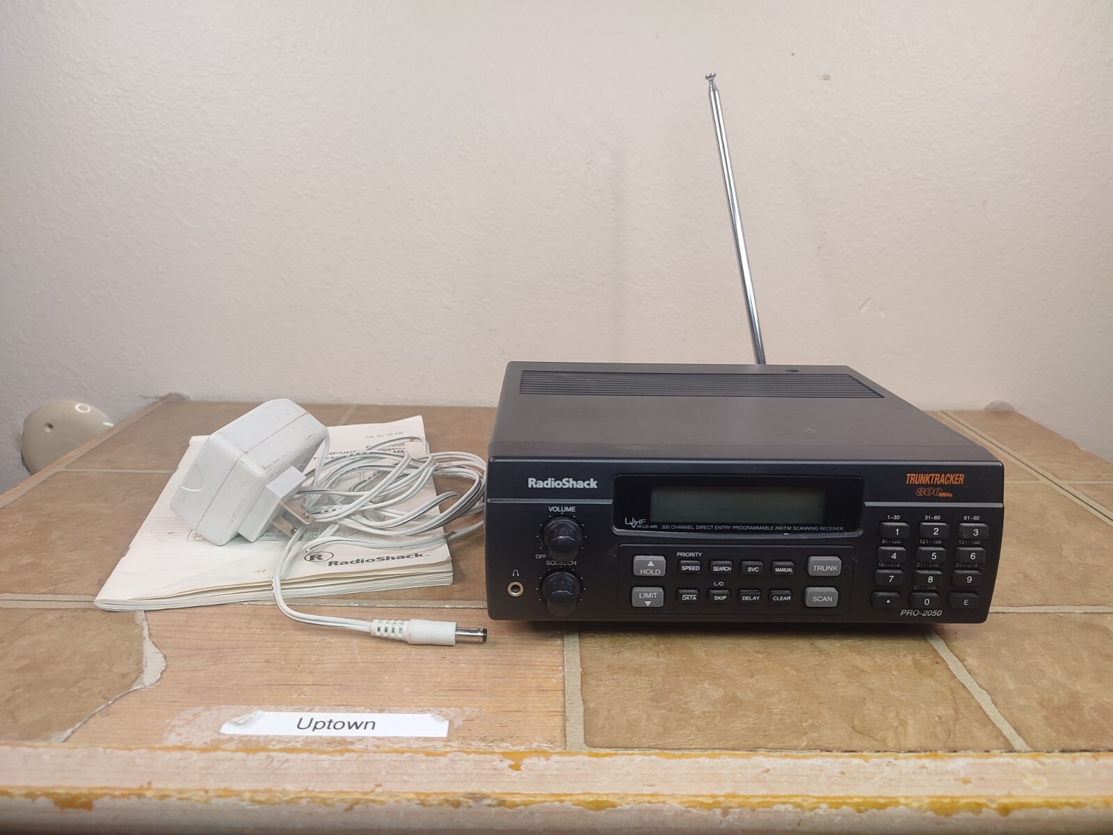 Radio Shack PRO2050 800MHz 300 Channel Trunking Scanner TrunkTracker