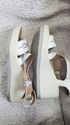 IGI & CO WOMEN'S WHITE WEDGE SANDALS SIZE 7 ADJUSTABLE STRAPS STUDDED DETAILING 