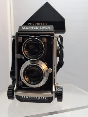 Mamiya C220 PRO 6X6 TLR Medium format camera with 80mm F2.8 & Porroflex Finder