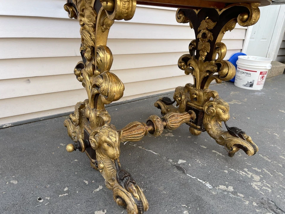 Antiga mesa console salão escultura em madeira Itália Stunting com tampo de mármore verde  - Imagem 2 de 4