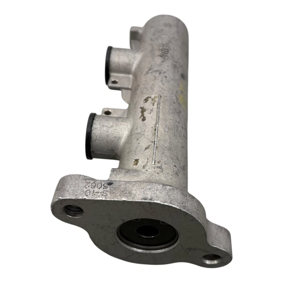 REMAN OEM 10-4437 Master Cylinder FOR 2004-2005 Dodge Ram 2500 3500 4000 - Image 3 of 4