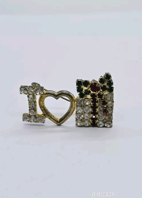 Vintage Christmas Brooch with Red & Green Crystal I LOVE GIFTS Design