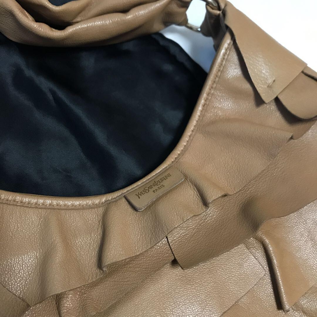 Borsa a tracolla Yves Saint Laurent Saint Tropez cammello non nato in vitello con borsa portaoggetti