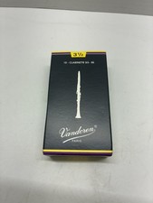 Vandoren CR1035 BB Clarinet Reeds Strength 3.5 - Pack of 10