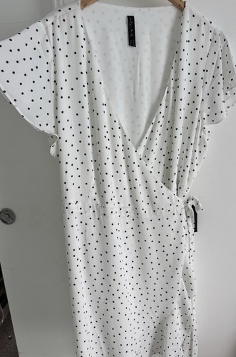 Sunday In The City Framed Frill Dress White & Black Spot Wrap Dress NEW Size 20 - Picture 15 of 20